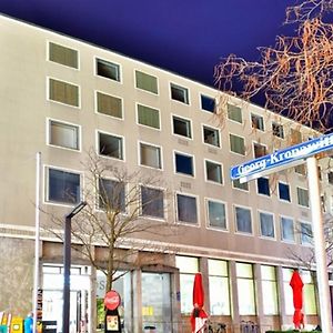 Low Budget Downtown Hostel Rooms & Apartments Gkp 2
